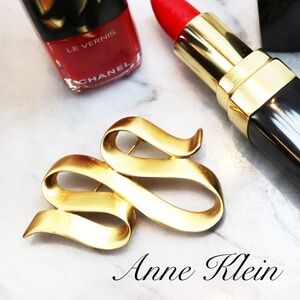 ⚜️ Vintage Ribbon Candy Brooch by Anne Klein Classic Collectors Piece 💫✨